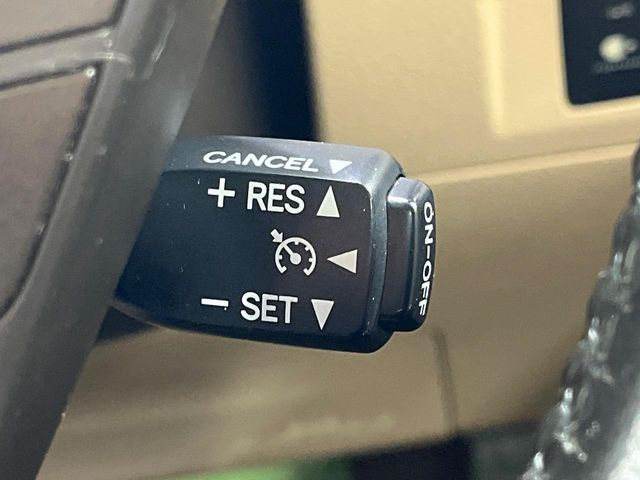 �y�N���[�Y�R���g���[���z�������H�����N���N���s�B�A�N�Z���𗣂��Ă���葬�x�ő��s���ł��A�������^�]���̕��S���y��!�����E�������ȒP�ȃX�C�b�`����Œ����ł��܂��B