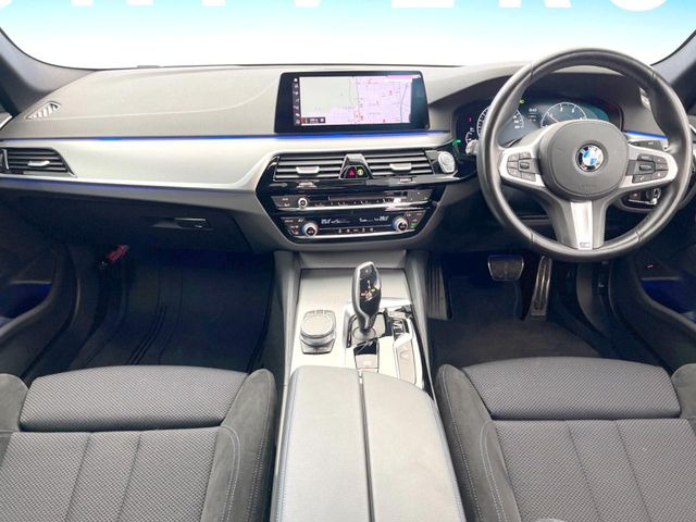 5シリーズセダン523d xドライブ Mスピリット 4WD