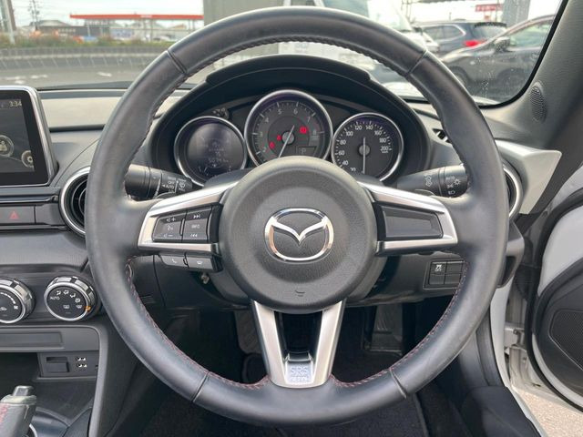 �y�����v�����X�e�A�����O�z�㎿�Ȋv���g�p���邱�ƂŁA��ɂ����������݂ƂĂ��^�]���₷���n���h���ł���