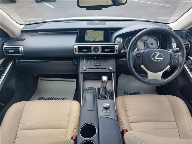 IS200t Fスポーツ