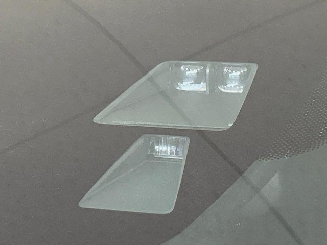 �yi-ACTIVESENSE�z���s���ɑO���̎ԗ�����F�����A�Փ˂������Ȏ��͌x��ƃu���[�L�ŏՓˉ���Ɣ�Q�y�����A�V�X�g�B�����S�Ƀh���C�u�����y���݂��������܂��B