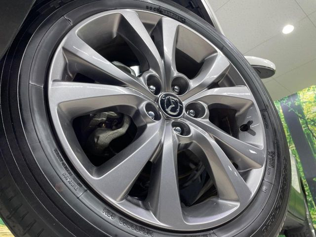 �y����18�C���`�A���~�z�C�[���z�O�ςɃ}�b�`���������A���~�z�C�[���𑕒����Ă���܂��B�e��ЊO�A���~�z�C�[����A�X�^�b�h���X�^�C�����戵�����Ă���܂��B���񂲑��k����������
