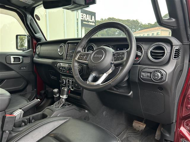 ラングラーアンリミテッド サハラ 4WD