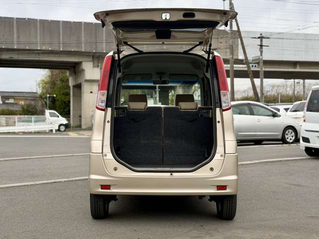 ���X�͍s�c�����R���̊��ˌ����_�̋߂��ɓX�܂��������܂��B���Ԃł��A�N�Z�X���₷���ꏊ�Ɍ�����܂��B�d�Ԃł��z���̍ۂ��Ŋ���JR���������w�܂ł��}���ɎQ��܂��B���C�y�ɂ��₢���킹������!