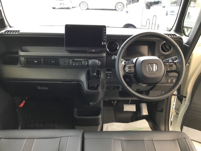 N-BOXカスタムターボ コーディネートスタイル モノトーン