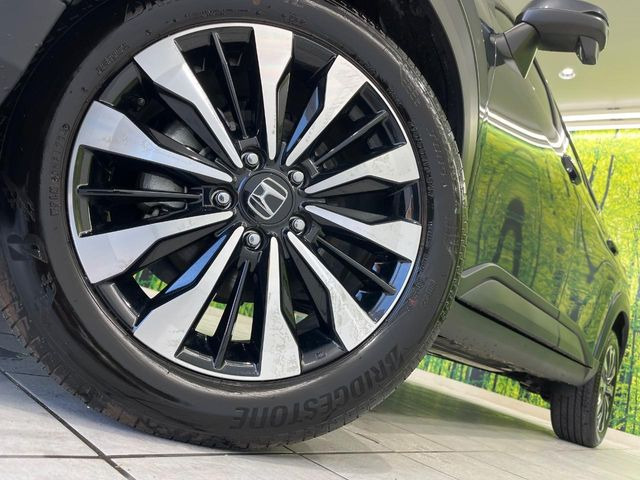 �y����17�C���`�A���~�z�C�[���z�O�ςɃ}�b�`���������A���~�z�C�[���𑕒����Ă���܂��B�e��ЊO�A���~�z�C�[����A�X�^�b�h���X�^�C�����戵�����Ă���܂��B���񂲑��k����������