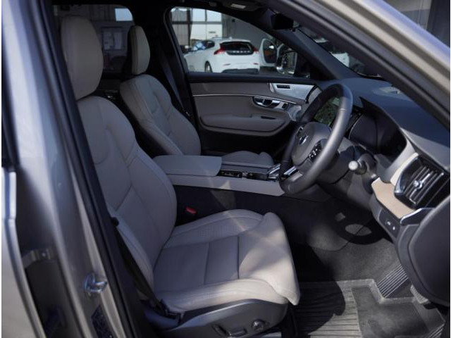 XC90ウルトラ T8 AWD プラグイン ハイブリッド 4WD