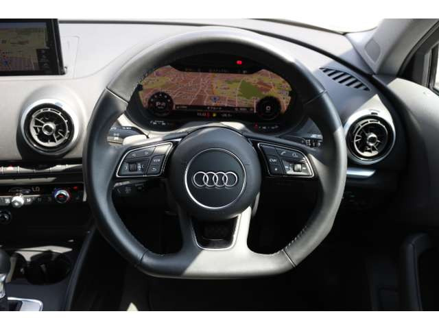 A3セダン30 TFSI スポーツ