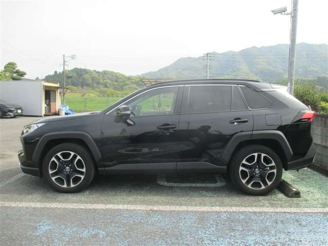 RAV42.0 アドベンチャー 4WD