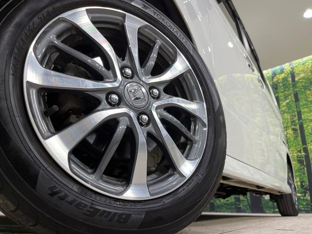 �y����14�C���`�A���~�z�C�[���z�O�ςɃ}�b�`���������A���~�z�C�[���𑕒����Ă���܂��B�e��ЊO�A���~�z�C�[����A�X�^�b�h���X�^�C�����戵�����Ă���܂��B���񂲑��k������