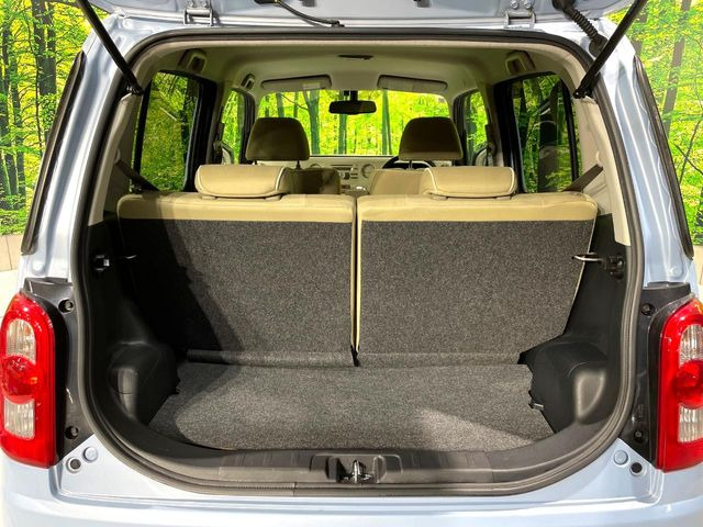 ���i�̂���������ʋ΁A���}���ɏ\���ȉ׎��X�y�[�X���m�ۂ��Ă���܂��B�Z�J���h�V�[�g��|���ƁA�傫�ȉו��̐ύڂ��\�ł���