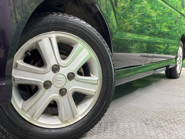 �y����14�C���`�A���~�z�C�[���z�O�ςɃ}�b�`���������A���~�z�C�[���𑕒����Ă���܂��B�e��ЊO�A���~�z�C�[����A�X�^�b�h���X�^�C�����戵�����Ă���܂��B���񂲑��k����������