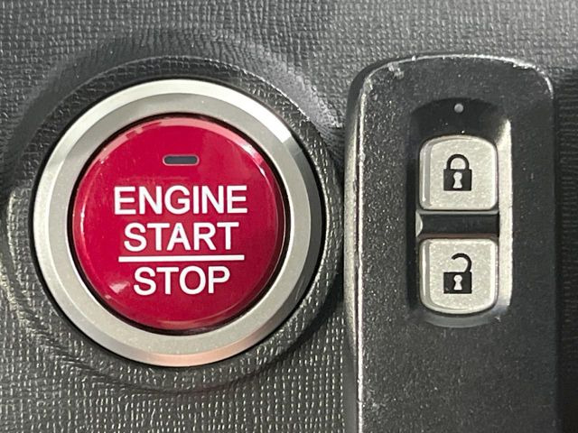 �yHonda�X�}�[�g�L�[�z�J�o����|�P�b�g�ɓ��ꂽ�܂܂ł��h�A�̎{���E�������\�ȃX�}�[�g�L�[�𑕔��B�G���W���̃I���E�I�t�����J�M�����o���K�v����������Ƃ��Ă��֗��ł���