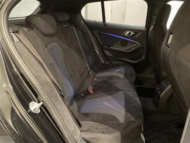 1シリーズM135i xドライブ 4WD