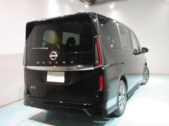 セレナ2.0 ハイウェイスターV 4WD