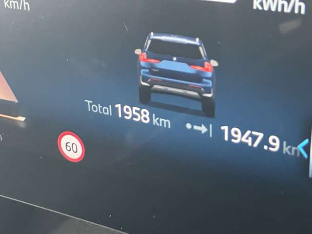 iX1xドライブ30 xライン 4WD