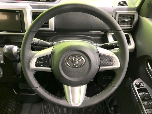 �y�����v�����X�e�A�����O�z�㎿�Ȋv���g�p���邱�ƂŁA��ɂ����������݂ƂĂ��^�]���₷���n���h���ł���