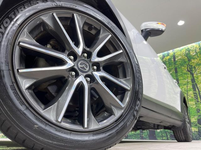 �y����18�C���`�A���~�z�C�[���z�O�ςɃ}�b�`���������A���~�z�C�[���𑕒����Ă���܂��B�e��ЊO�A���~�z�C�[����A�X�^�b�h���X�^�C�����戵�����Ă���܂��B���񂲑��k����������