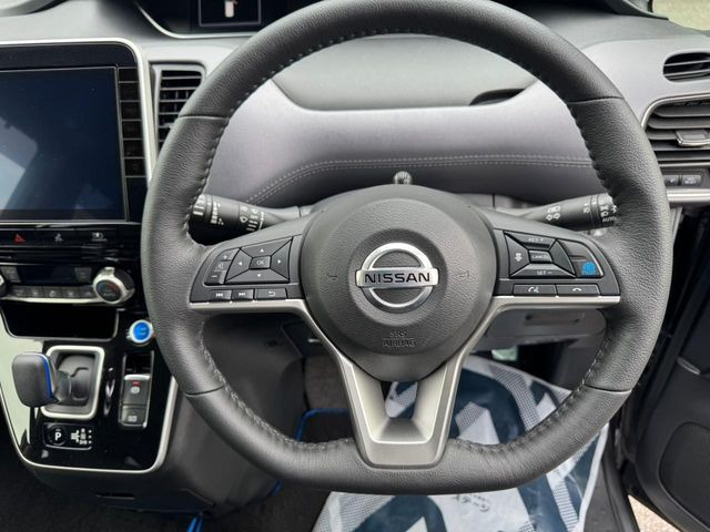 �y�����v�����X�e�A�����O�z�㎿�Ȋv���g�p���邱�ƂŁA��ɂ����������݂ƂĂ��^�]���₷���n���h���ł���