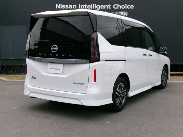 セレナ1.4 e-POWER ハイウェイスターV