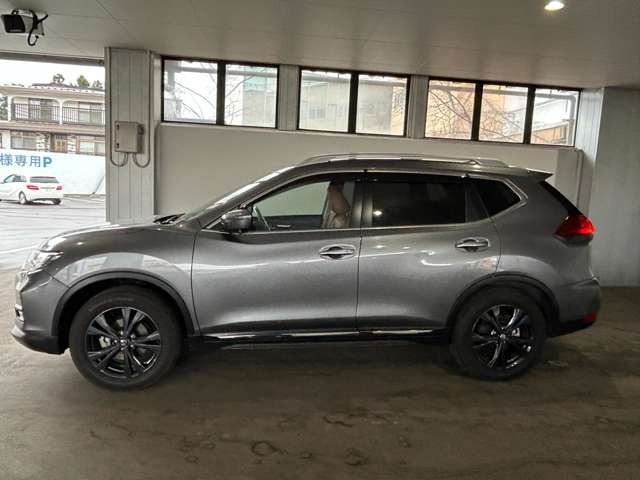 エクストレイル2.0 20Xi レザーエディション 4WD