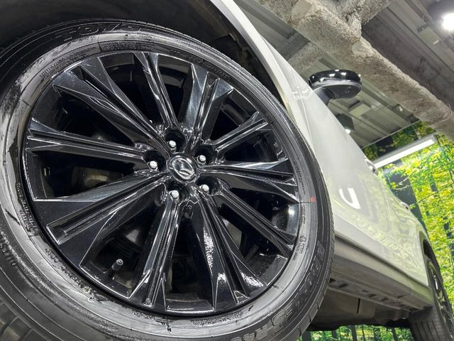 �y����19�C���`�A���~�z�C�[���z�O�ςɃ}�b�`���������A���~�z�C�[���𑕒����Ă���܂��B�e��ЊO�A���~�z�C�[����A�X�^�b�h���X�^�C�����戵�����Ă���܂��B���񂲑��k����������