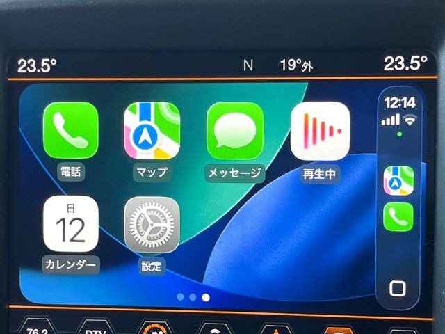 ��Apple Car Play:�X�}�z�Ƃ̗L���ڑ��ŁA�i�r�E�I�[�f�B�I�Đ��ȂǃX�}�z�̃A�v���@�\����ʂł��g����֗��@�\�ł�!