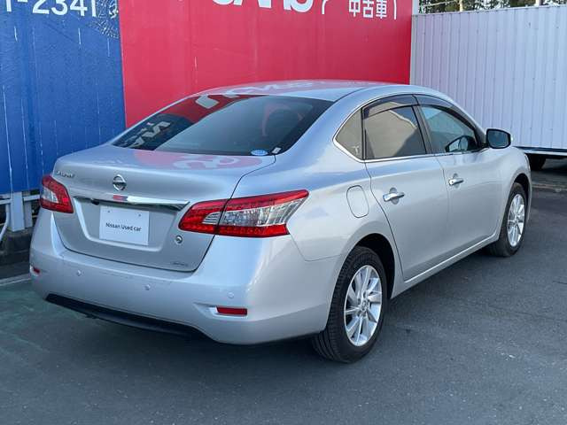 シルフィ1.8 X 助手席回転シート