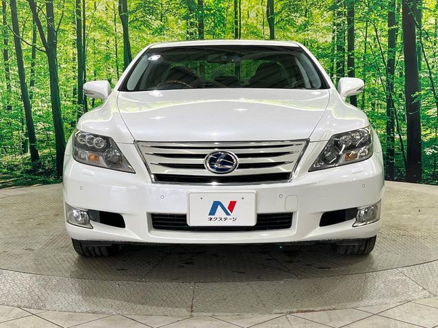 ��D�]�𒸂��Ă���܂��{�f�B�R�[�g���D�]��t���B�������x�̃K���X�疌�ŝ����͂������A�㎿�ȃc���E����������B���O����_���J�����؂Ȉ��Ԃ�ی삵�A�F�����E�򉻂�h�~�B