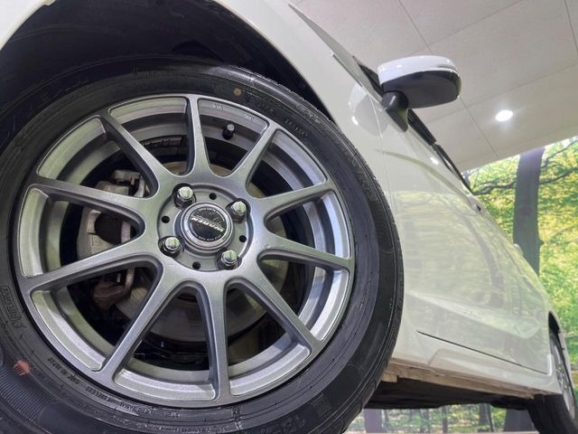 �y15�C���`�A���~�z�C�[���z�O�ςɃ}�b�`�����A���~�z�C�[���𑕒����Ă���܂��B�e��A���~�z�C�[����A�X�^�b�h���X�^�C�����戵�����Ă���܂��B���񂲑��k����������