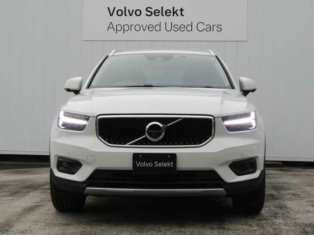 XC40B4 モメンタム