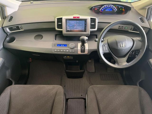 フリード1.5 G ジャストセレクション