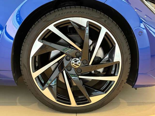 アルテオンTSI 4モーション Rライン アドバンス 4WD