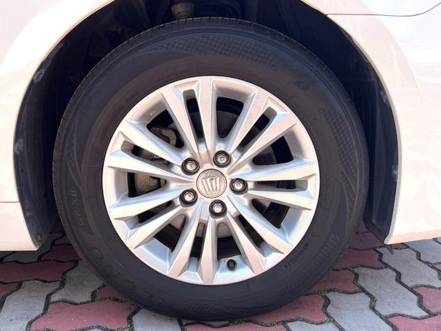�y����16�C���`�A���~�z�C�[���z�O�ςɃ}�b�`���������A���~�z�C�[���𑕒����Ă���܂��B�e��ЊO�A���~�z�C�[����A�X�^�b�h���X�^�C�����戵�����Ă���܂��B���񂲑��k����������