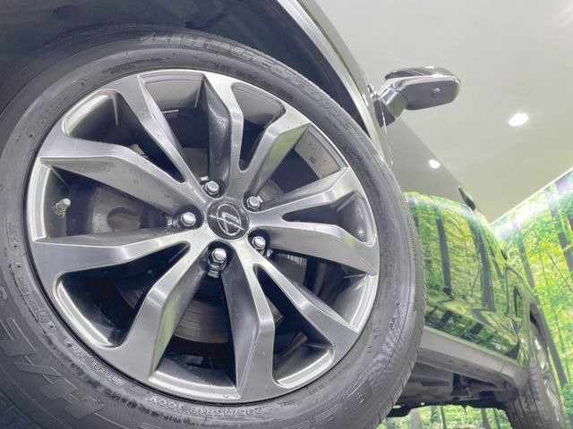 �y����18�C���`�A���~�z�C�[���z�O�ςɃ}�b�`���������A���~�z�C�[���𑕒����Ă���܂��B�e��ЊO�A���~�z�C�[����A�X�^�b�h���X�^�C�����戵�����Ă���܂��B���񂲑��k����������