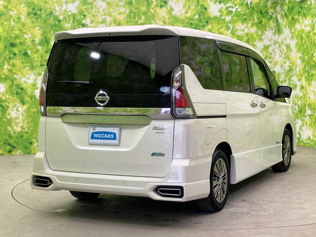 セレナ2.0 ライダー Vセレクション ブラックレザー