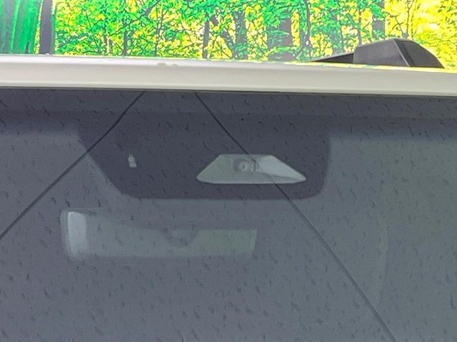 �y�g���^�Z�[�t�e�B�Z���X�z���s���ɑO���̎ԗ�����F�����A�Փ˂������Ȏ��͌x��ƃu���[�L�ŏՓˉ���Ɣ�Q�y�����A�V�X�g�B�����S�Ƀh���C�u�����y���݂��������܂��B