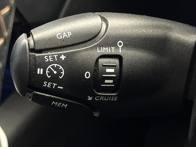 ���I�[�g�N���[�Y�R���g���[��:�������H�⎩���Ԑ�p���H���ɂāA�葬���q���\�ƂȂ�֗��ȋ@�\�ł��B�������ړ��̍ۂł����ɂ����֗��ɂ��g�����������܂���