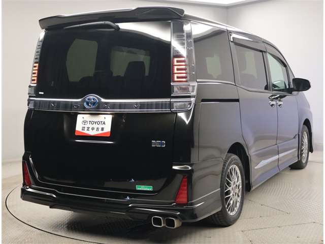 ヴォクシー1.8 ハイブリッド ZS 煌III