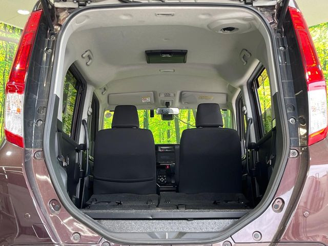 普段のお買い物や通勤、送迎等に十分な荷室スペースを確保しております。セカンドシートを倒すと、大きな荷物の積載も可能です♪