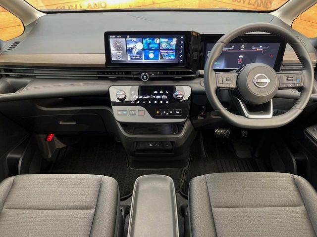 セレナ1.4 e-4ORCE ハイウェイスターV 4WD