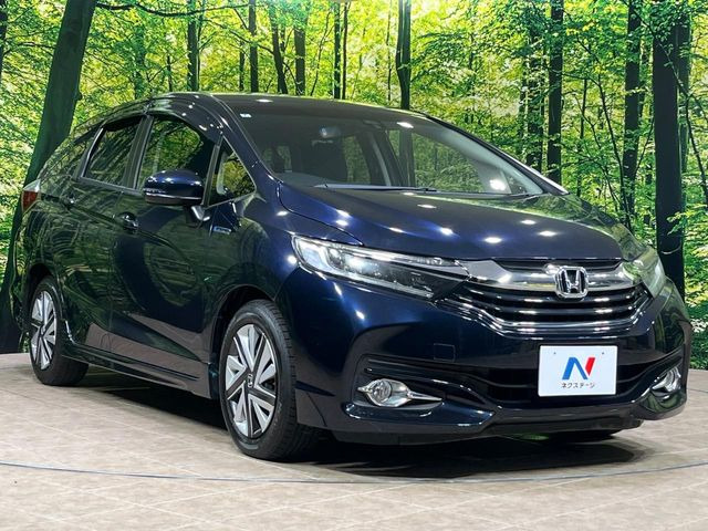 高透明度のガラス皮膜で撥水はもちろん、上質なツヤ・光沢を実現。紫外線や酸性雨から大切な愛車を保護し、色あせ・劣化を防止。「弾スプラッシュコート」、「弾プリミッサコート」からお選びいただけます。