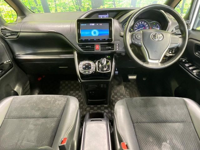 ヴォクシー1.8 ハイブリッド ZS 煌III