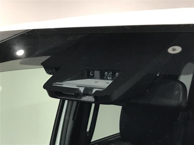 ヴォクシー1.8 ハイブリッド ZS