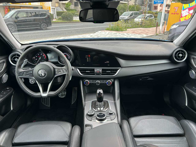 ジュリアヴェローチェ 4WD