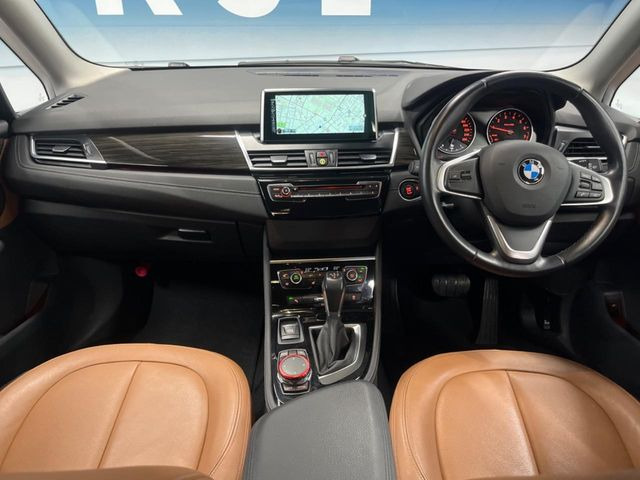 2シリーズアクティブツアラー218i ラグジュアリー