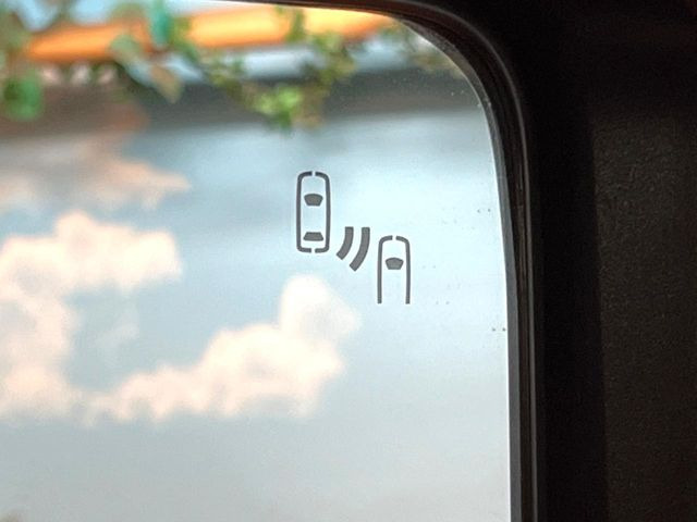 �y�u���C���h�X�|�b�g���j�^�[�z���s���A�h�A�~���[�̎��p�ɂȂ�₷���ӏ��Ɍ㑱�Ԃ��ڋ߂���ƃT�C�h�~���[�̃����Y�Ɍx����\��!�h���C�o�[�ɒ��ӊ��N�����Ă���܂��B