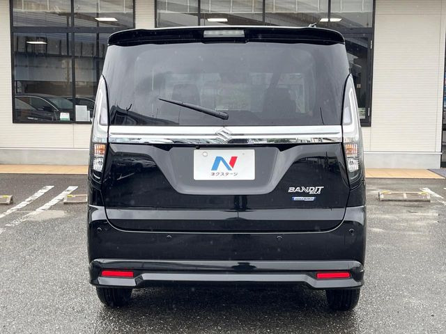 安心の最長10年・走行無制限保証(有償)をご用意。保証内容も充実はもちろん、無料点検&オイル交換や、年中無休の全国・24時間ロードサービスも付帯されておりますのでご安心下さい。