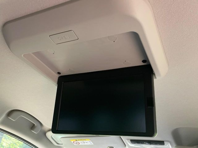 セレナ1.2 e-POWER ハイウェイスターV アーバンクロム