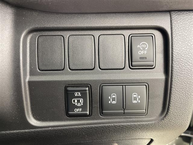 セレナ2.0 ハイウェイスターV 4WD